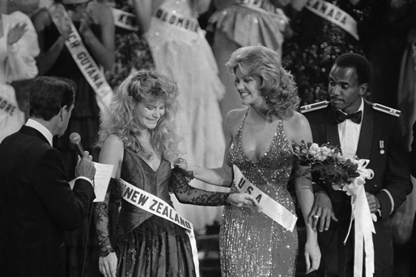 How to choose the most beautiful stewardess