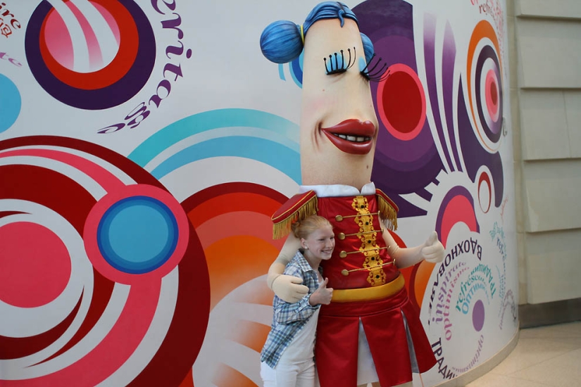 How to learn everything about the most popular drink in the world: a journey into the world of Coca-Cola How to learn everything about the most popular drink in the world: a journey into the world of Coca-Cola