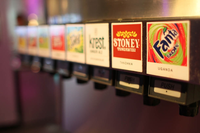 How to learn everything about the most popular drink in the world: a journey into the world of Coca-Cola How to learn everything about the most popular drink in the world: a journey into the world of Coca-Cola