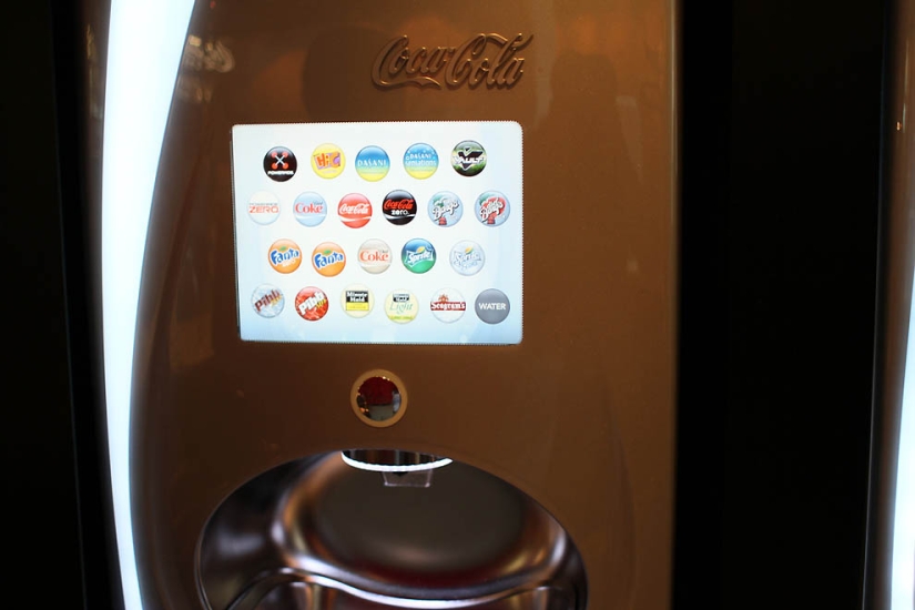 How to learn everything about the most popular drink in the world: a journey into the world of Coca-Cola How to learn everything about the most popular drink in the world: a journey into the world of Coca-Cola