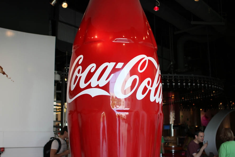 How to learn everything about the most popular drink in the world: a journey into the world of Coca-Cola How to learn everything about the most popular drink in the world: a journey into the world of Coca-Cola