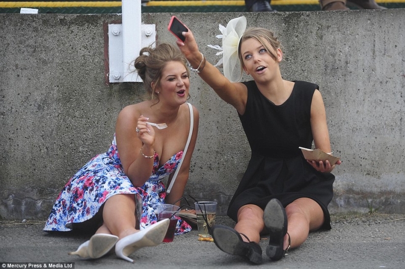 How was Lady&#39;s Day celebrated in the UK? Lady there real bombs!