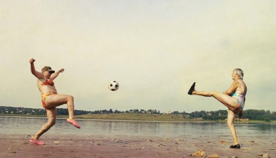 Humor and irony in photography