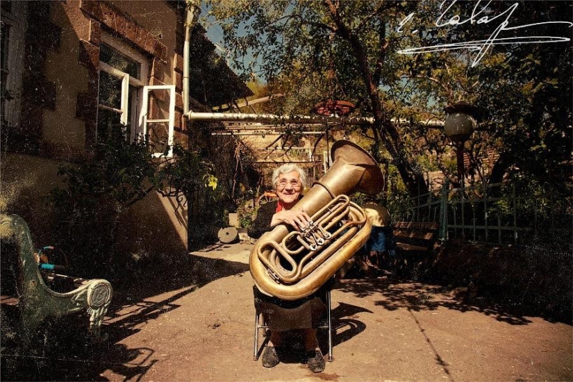 Humor and irony in photography Humor and irony in photography