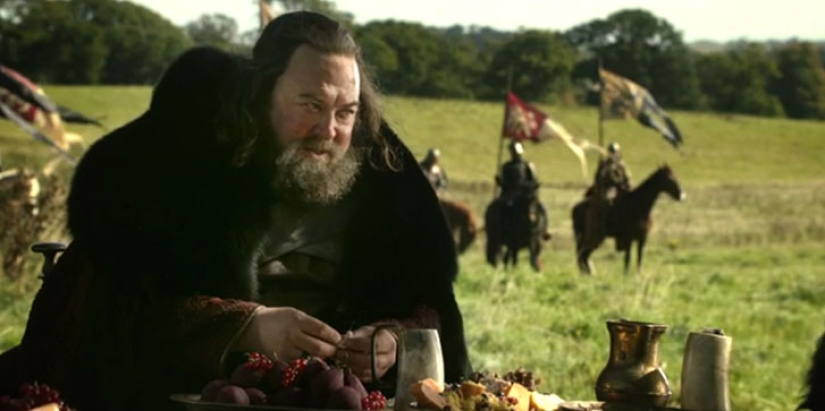 I don't recognize you in makeup: the actors of "Game of Thrones" when winter was not close