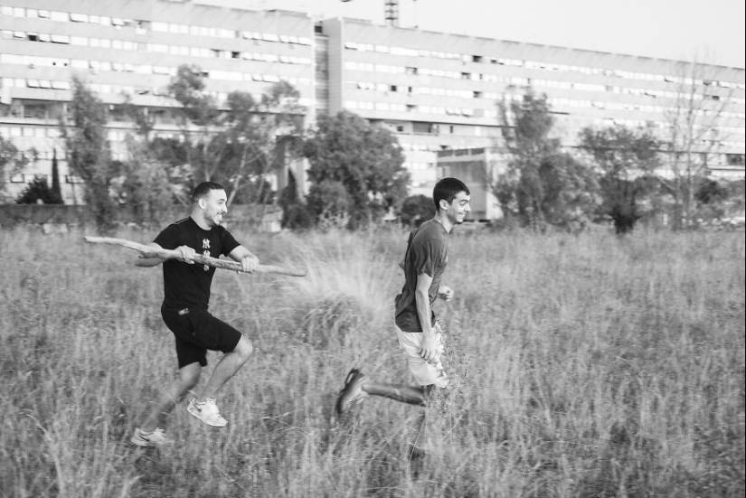 I Spent 6 Weeks In The Infamous Roman Neighborhood Of Corviale And Photographed The Local Youth