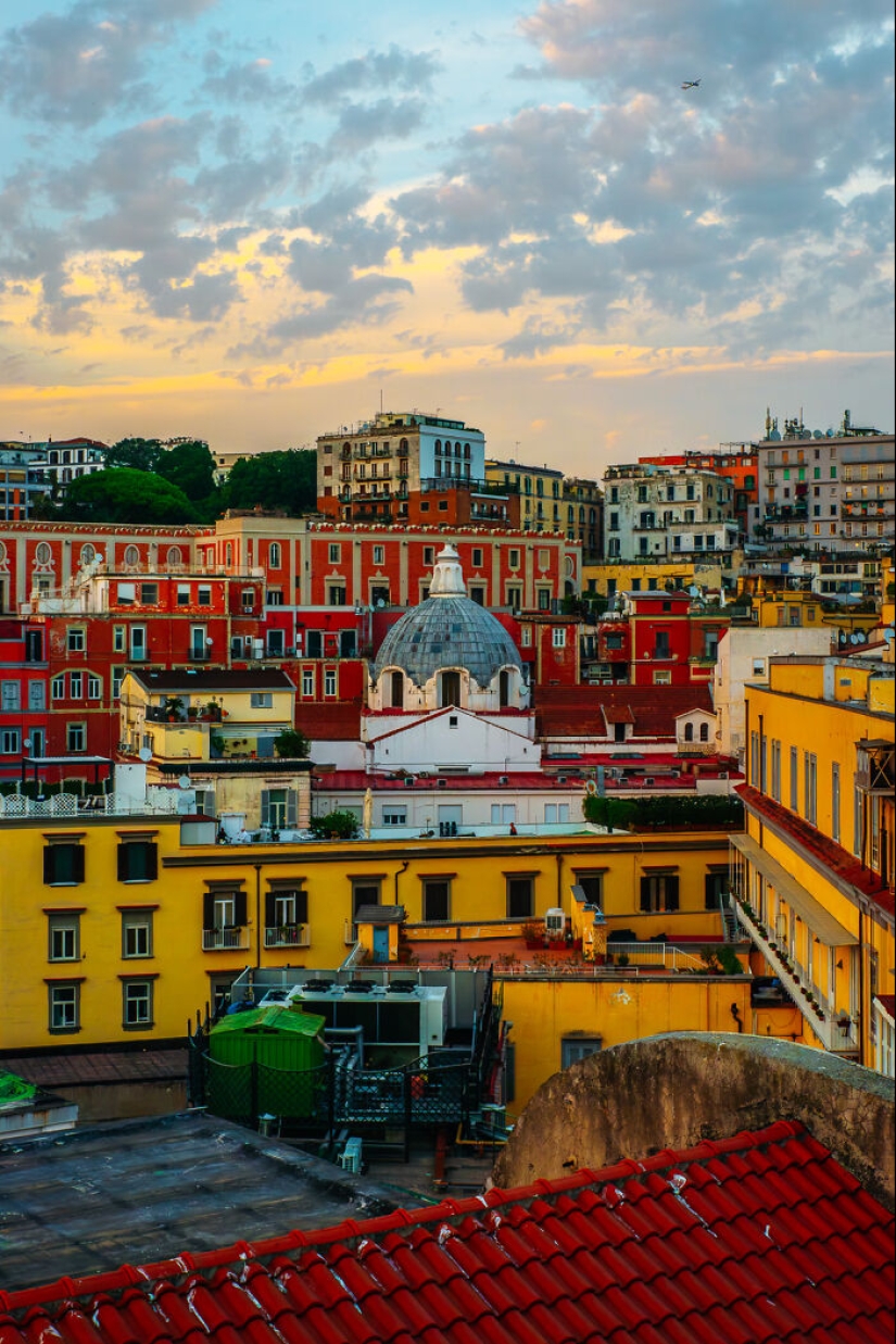 I Traveled To Naples, And Here Are The 20 Best Photos I Took There