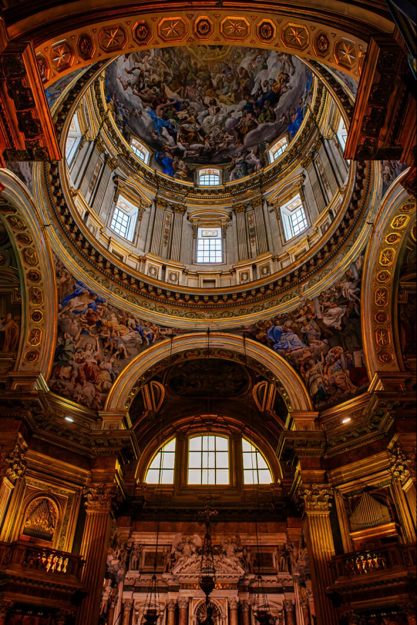 I Traveled To Naples, And Here Are The 20 Best Photos I Took There