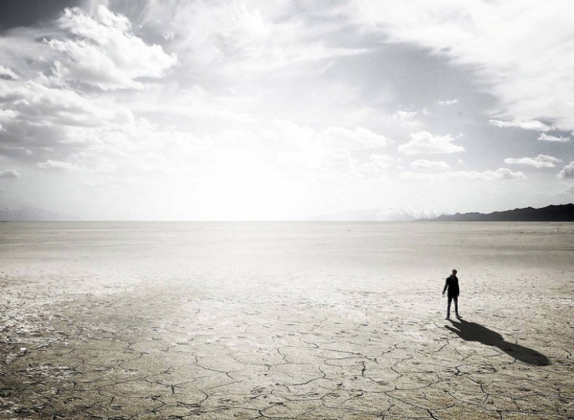 "I'm standing in the middle of the desert, waiting for the train"