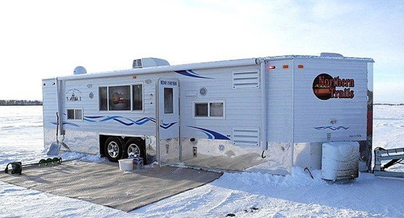 Ice fishing mobile home