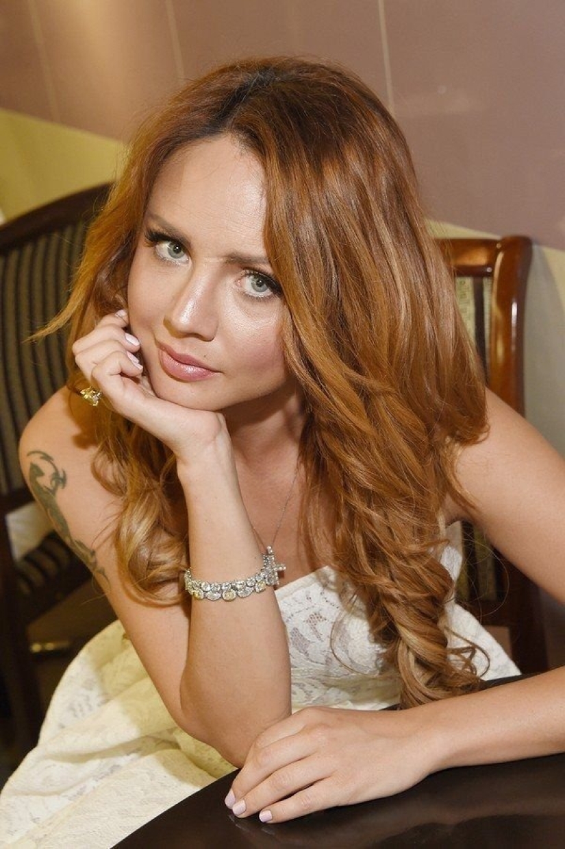 Imperfecto: 10 celebridades que tienen algo que esconder Imperfecto: 10 celebridades que tienen algo que esconder