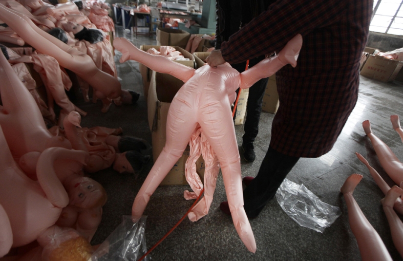In a Chinese sex doll factory
