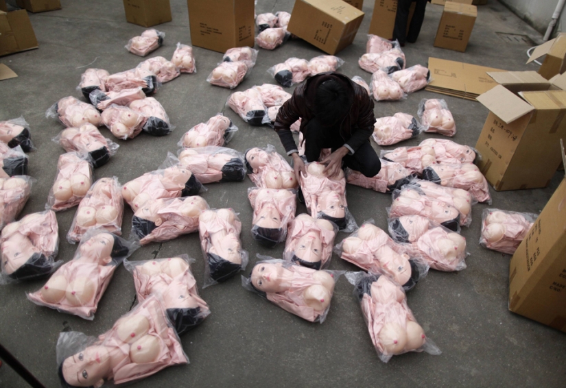 In a Chinese sex doll factory