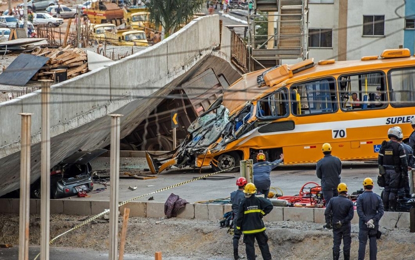 In Brazil, an overpass collapsed on a bus and cars