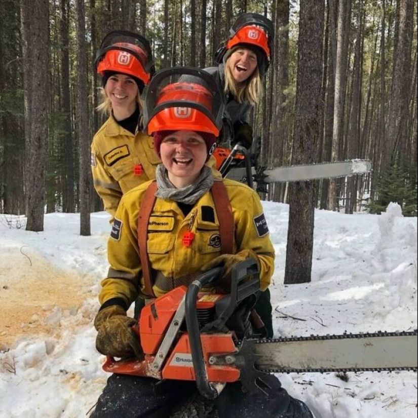 In Canada, female firefighters burned down a national park