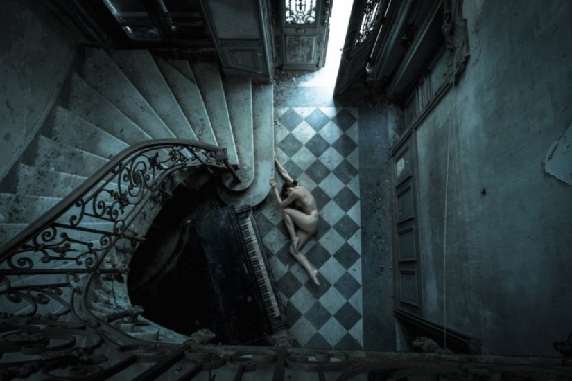 In contrast: photographer shoots naked girls in abandoned buildings In contrast: photographer shoots naked girls in abandoned buildings