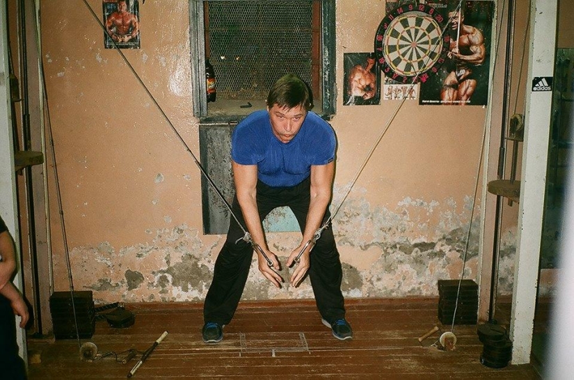 In search of lost time: Basement rocking chairs in Moscow and Lyubertsy