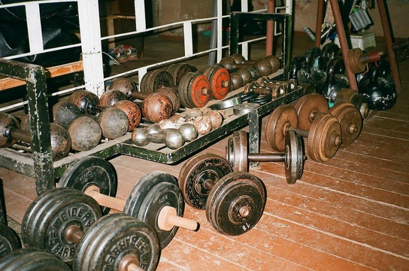 In search of lost time: Basement rocking chairs in Moscow and Lyubertsy