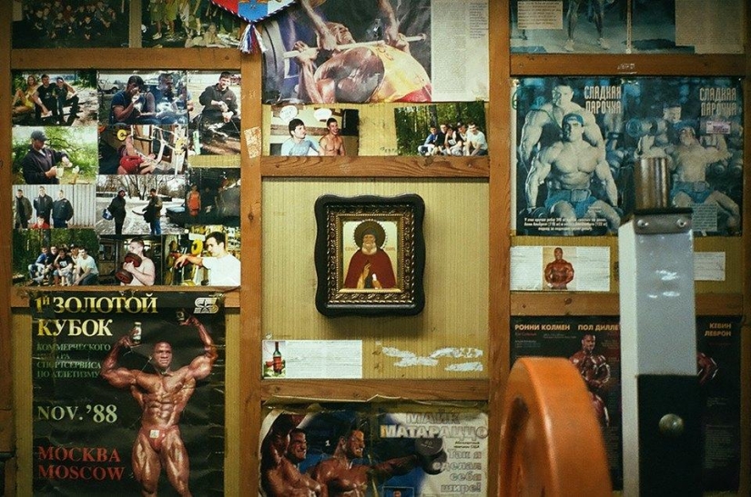 In search of lost time: Basement rocking chairs in Moscow and Lyubertsy