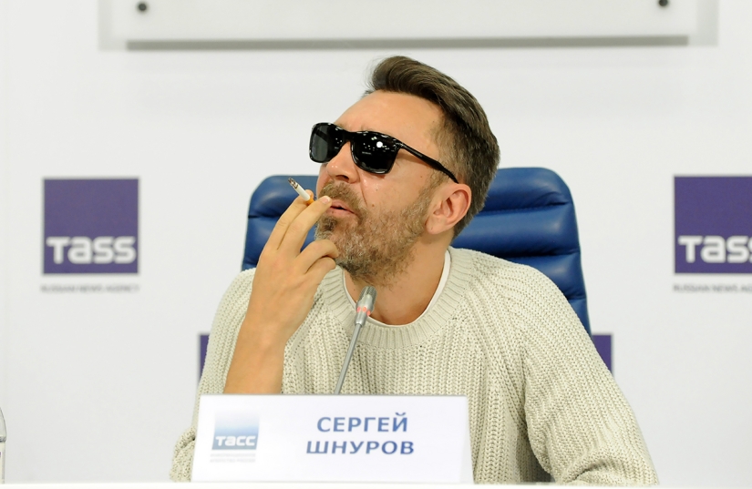 In St. Petersburg — to drink, in TASS — to smoke. Shnurov announced a concert in Moscow