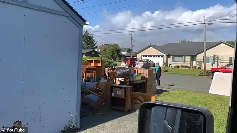 In the US, a man became a squatter to expel other squatters from his mother's house In the US, a man became a squatter to expel other squatters from his mother's house