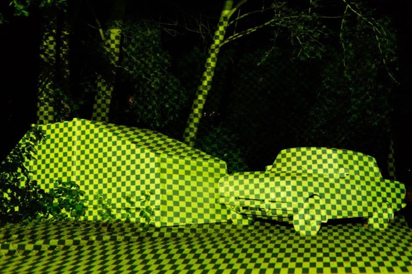 In Yekaterinburg, artists "removed" an old car from reality along with a garage