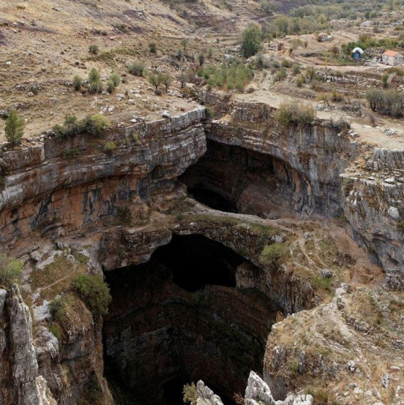 Increíble cascada de Baatara