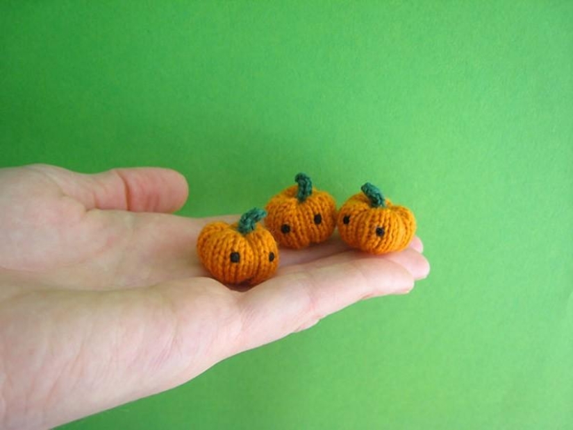 Incredible miniature things knitted and crocheted