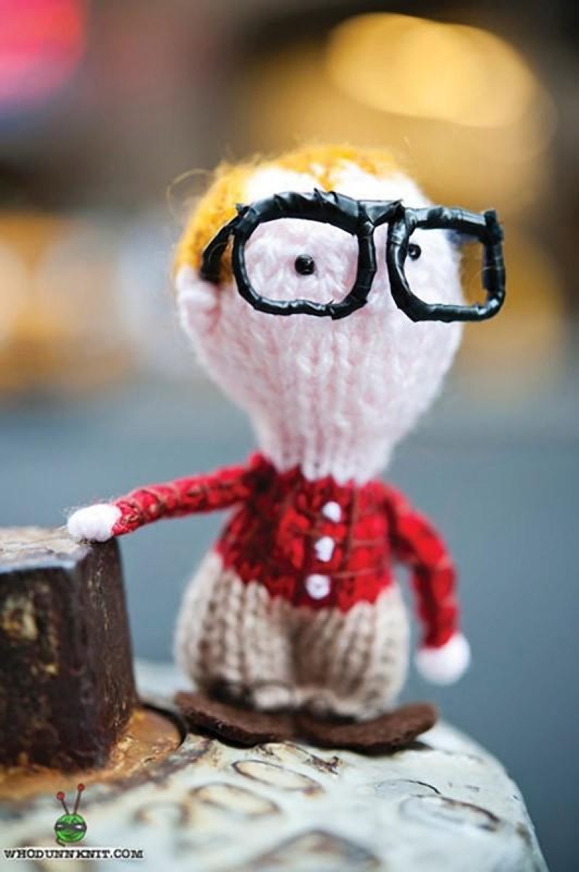 Incredible miniature things knitted and crocheted