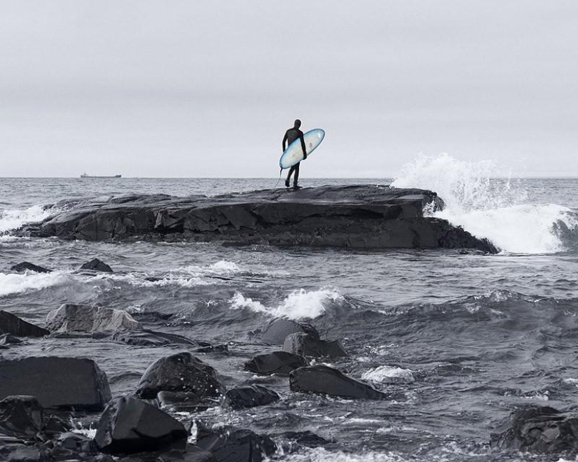 Incredible photos of surfing in a semi-frozen lake