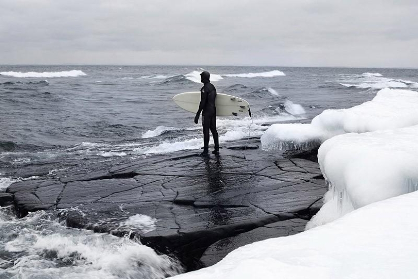 Incredible photos of surfing in a semi-frozen lake