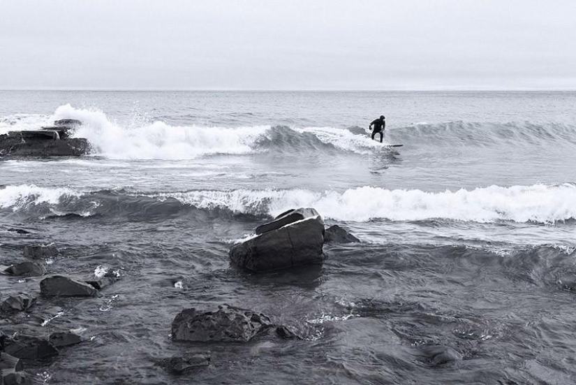 Incredible photos of surfing in a semi-frozen lake