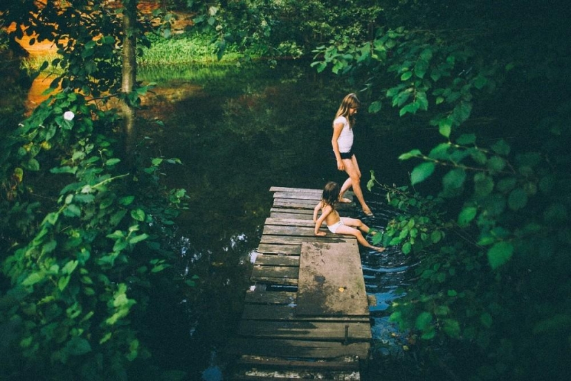 Infancia traviesa en el campo