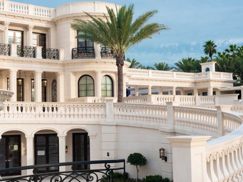 Inside Le Palais Royal, the most expensive US$159 million mansion