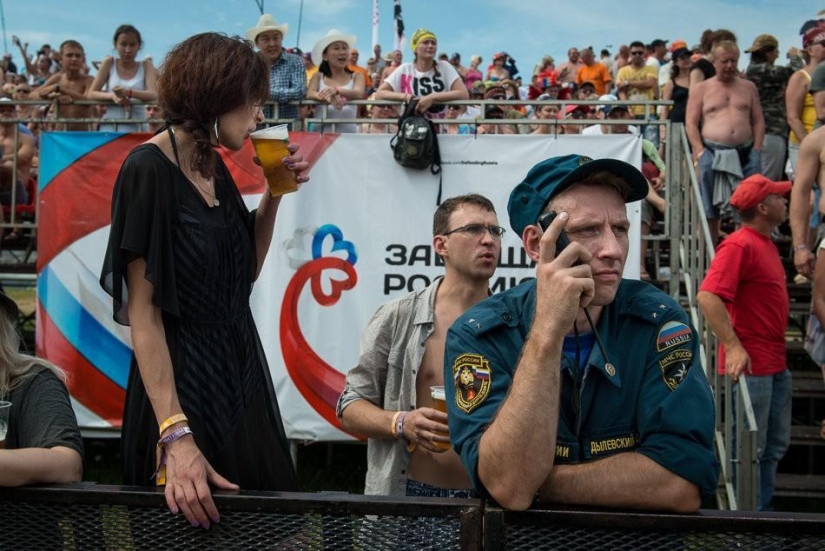 Invasion - survive in spite of! ..