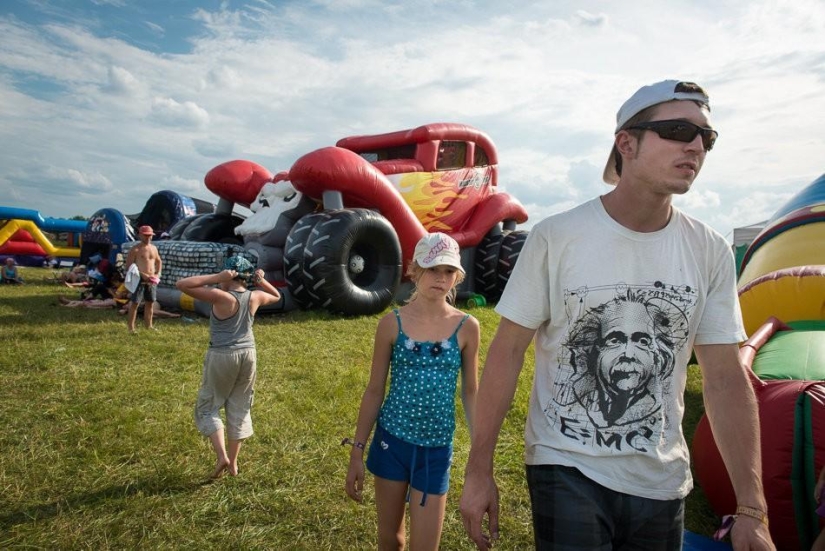 Invasion - survive in spite of! ..