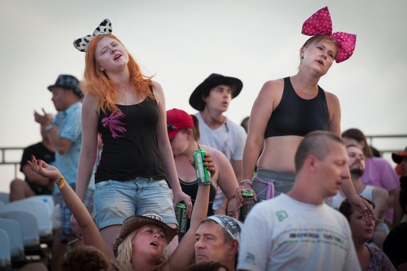 Invasion - survive in spite of! ..