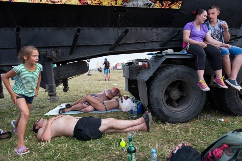 Invasion - survive in spite of! ..