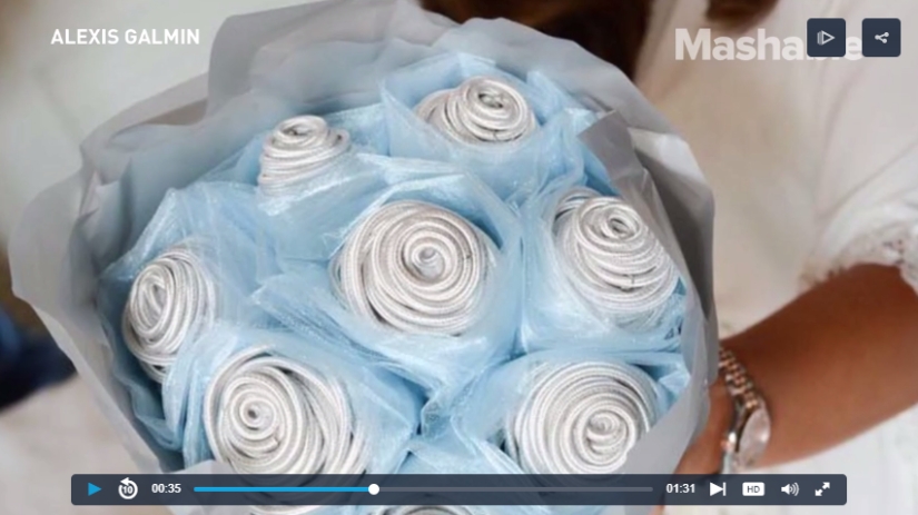 Investigación digital: una chica de una startup obligó a los invitados a su boda a tomarse selfies y sentarse en las redes sociales