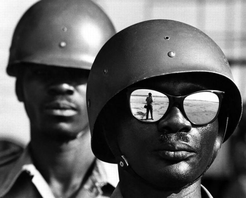 Ironic photographs by Elliott Erwitt Ironic photographs by Elliott Erwitt