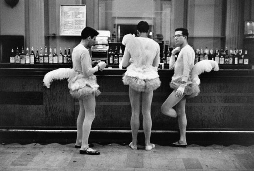 Ironic photographs by Elliott Erwitt Ironic photographs by Elliott Erwitt