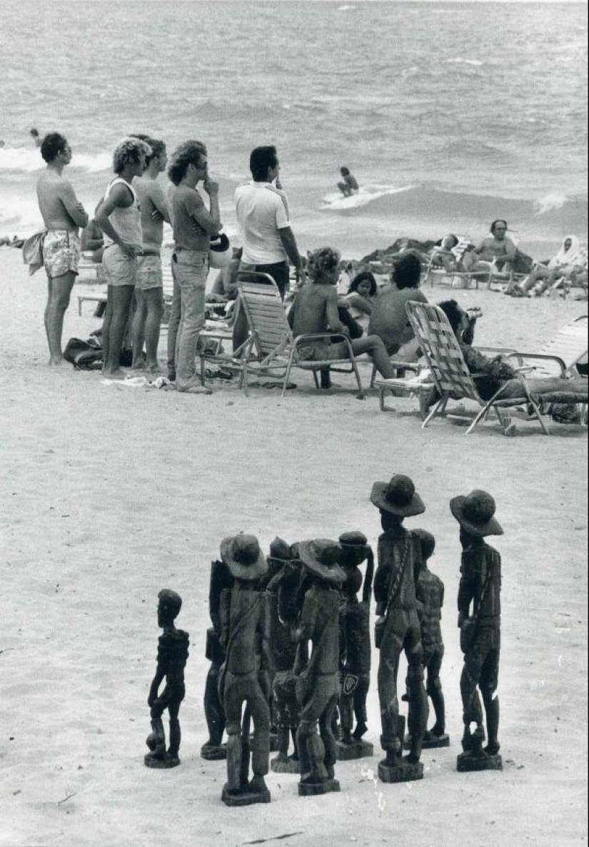 Ironic photographs by Elliott Erwitt Ironic photographs by Elliott Erwitt