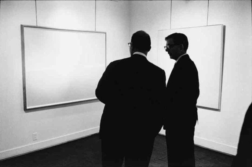 Ironic photographs by Elliott Erwitt Ironic photographs by Elliott Erwitt