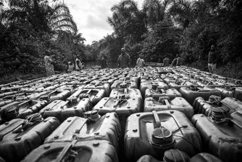 It's just a bomb, or how Benin's petrol mafia works