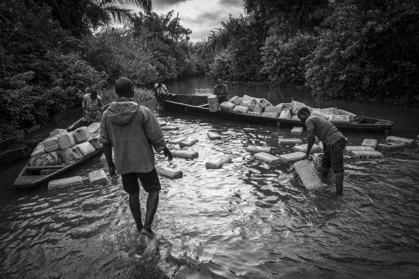 It's just a bomb, or how Benin's petrol mafia works
