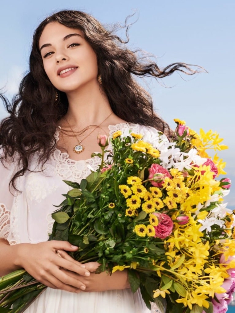 Italian Passions: 9 Facts About Virgo Cassel - Monica Bellucci's Daughter Italian Passions: 9 Facts About Virgo Cassel - Monica Bellucci's Daughter