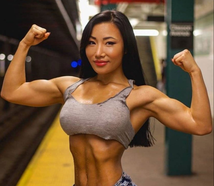 Japanese fitonies: you can't take your eyes off their beauty and femininity