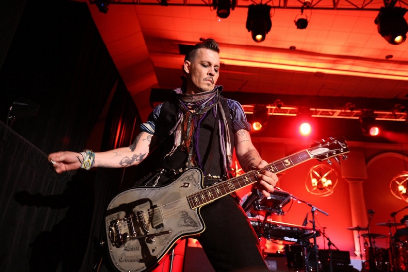 Johnny Depp te enseñará a gastar 2 millones de dólares al mes