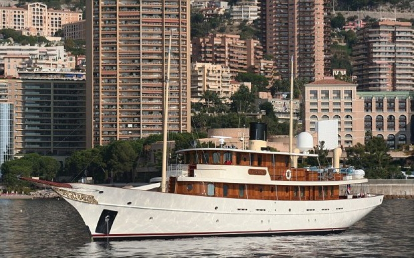 Johnny Depp will teach you how to spend $2 million a month