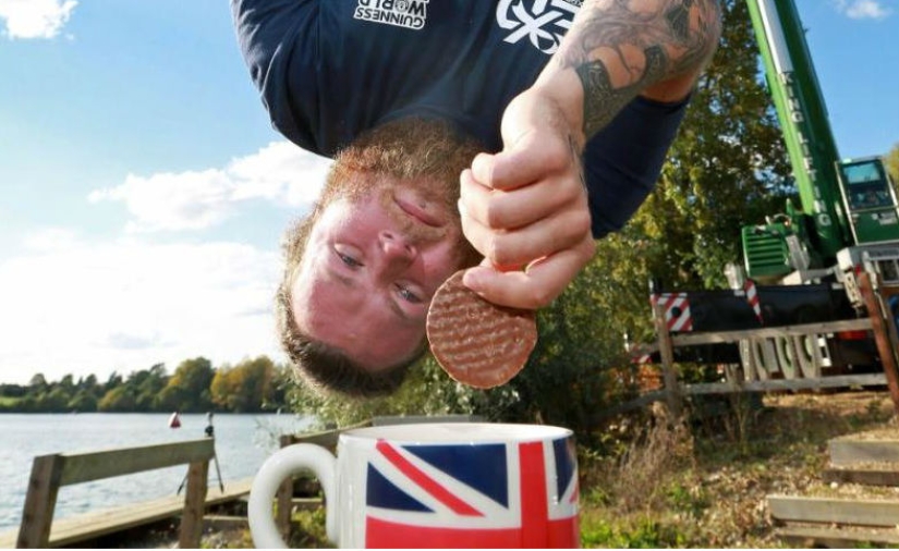 Jump from a height of 70 meters and other photos from the Guinness World Records Day